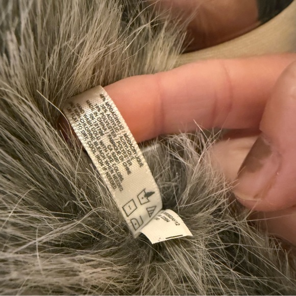 Aeropostale infinity Scarf warm Gray tones Faux Fur one size glam cozycore - Picture 7 of 7